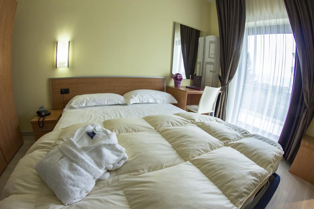 Best Western Hotel Class Lamezia Lamezia Terme Exterior photo